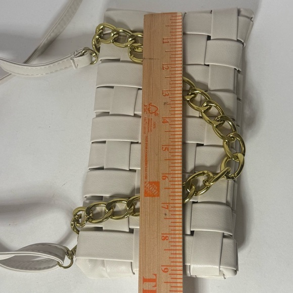 Classy White Faux Leather Purse W/ Criss Cross Design. Two Handles. Gold Chain - Picture 7 of 8